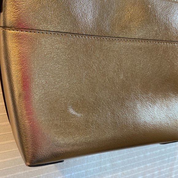 Metallic Rose Gold Kate Spade Purse - Picture 5 of 6